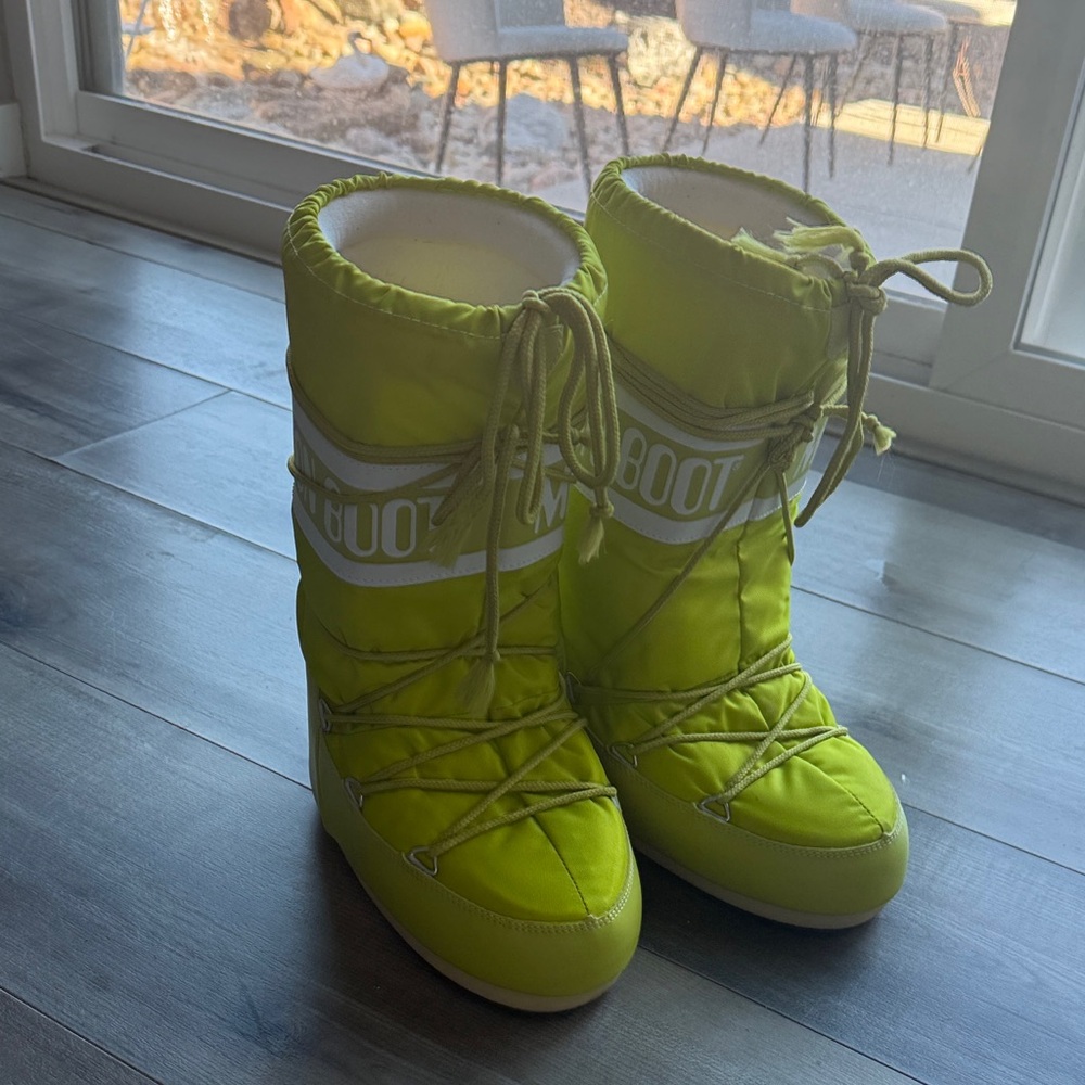 Moon Boot Neon Green Winter Boots